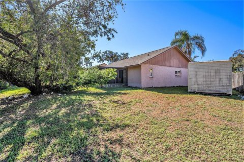 House in Brandon, Florida 3 bedrooms, 145.11 sq.m. № 2227104 - photo 23