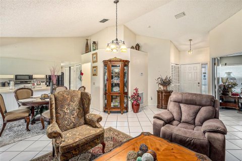 House in Brandon, Florida 3 bedrooms, 145.11 sq.m. № 2227104 - photo 7