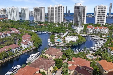 Купить таунхаус в Авентура, Флорида 3 спальни, 123.56м2, № 1945761 - фото 25