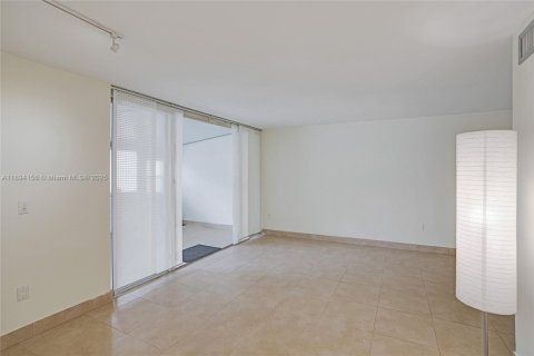 Купить таунхаус в Авентура, Флорида 3 спальни, 123.56м2, № 1945761 - фото 10