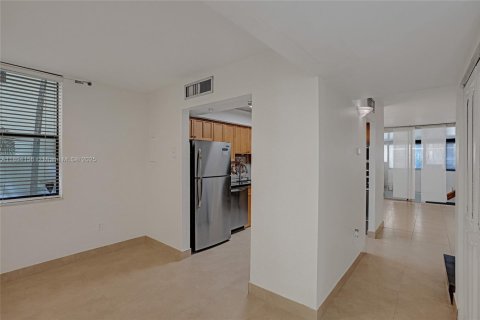 Купить таунхаус в Авентура, Флорида 3 спальни, 123.56м2, № 1945761 - фото 4