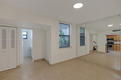 Купить таунхаус в Авентура, Флорида 3 спальни, 123.56м2, № 1945761 - фото 5