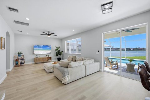 Casa en venta en Bradenton, Florida, 4 dormitorios, 272.2 m2 № 2203163 - foto 17