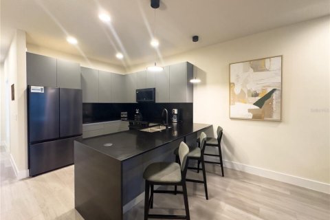 Touwnhouse à vendre à Clermont, Floride: 3 chambres, 172.24 m2 № 2104569 - photo 9