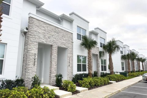 Touwnhouse à vendre à Clermont, Floride: 3 chambres, 172.24 m2 № 2104569 - photo 2