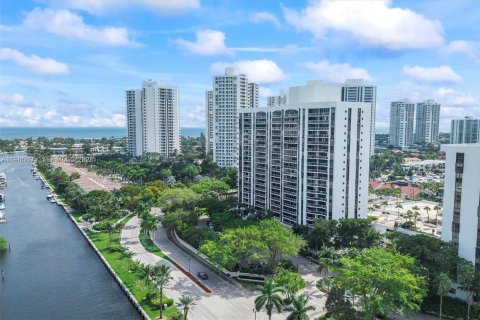 Condominio en venta en Aventura, Florida, 3 dormitorios, 157.93 m2 № 2051312 - foto 30