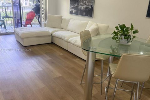 Copropriété à louer à Doral, Floride: 3 chambres, 104.05 m2 № 2084069 - photo 5