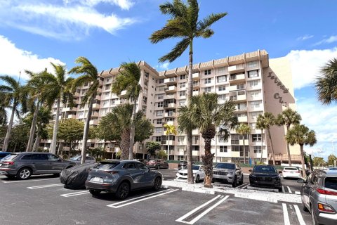 Condominio en Pompano Beach, Florida, 1 dormitorio  № 2253459