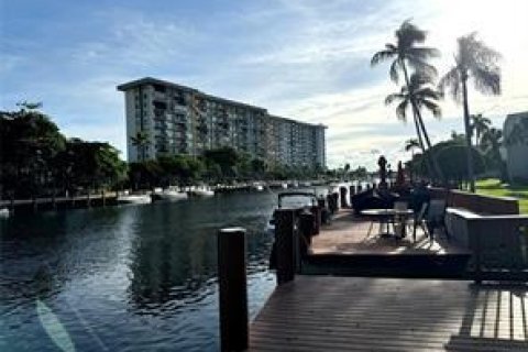Condominio en venta en Pompano Beach, Florida, 1 dormitorio, 58.53 m2 № 2253459 - foto 30