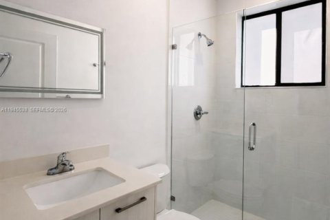 Townhouse in Miami, Florida 4 bedrooms, 209.4 sq.m. № 2052976 - photo 6
