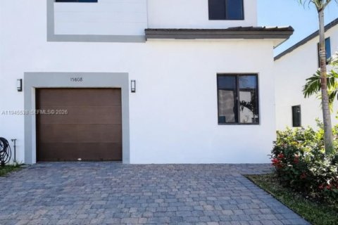 Townhouse in Miami, Florida 4 bedrooms, 209.4 sq.m. № 2052976