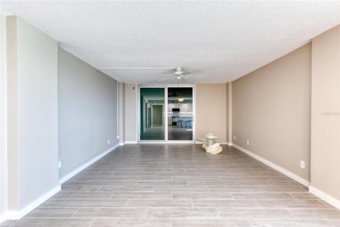 Copropriété à vendre à Ormond Beach, Floride: 2 chambres, 116.13 m2 № 2412557 - photo 15
