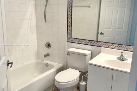 Condominio en alquiler en Pembroke Pines, Florida, 2 dormitorios, 92.9 m2 № 2077570 - foto 16