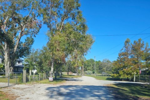 Terreno en venta en St. Lucie, Florida № 1937011 - foto 12