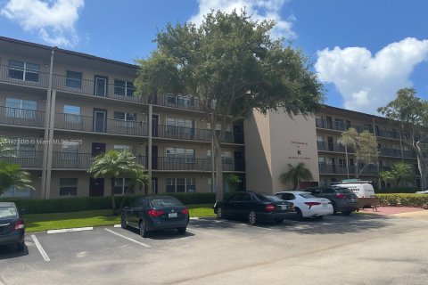 Купить кондоминиум в Пемброк-Пайнс, Флорида 1 спальня, 75.34м2, № 1978890 - фото 9