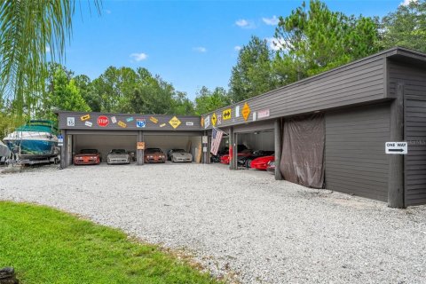 House in Wesley Chapel, Florida 4 bedrooms, 310.01 sq.m. № 1810080 - photo 2