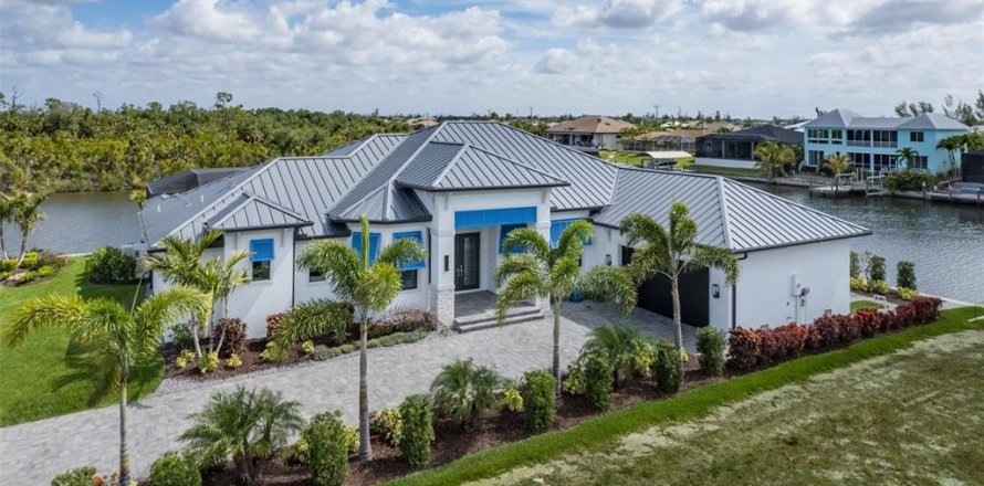 Casa en Cape Coral, Florida 2 dormitorios, 291.53 m2 № 2091658