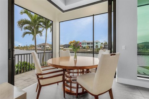 Casa en venta en Cape Coral, Florida, 2 dormitorios, 291.53 m2 № 2091658 - foto 6