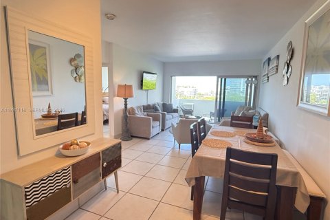 Condominio en venta en Miami Beach, Florida, 1 dormitorio, 73.39 m2 № 1995006 - foto 13