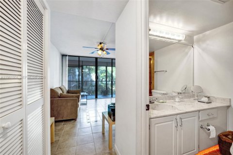 Condominio en alquiler en Hollywood, Florida, 2 dormitorios, 128.48 m2 № 2029610 - foto 22