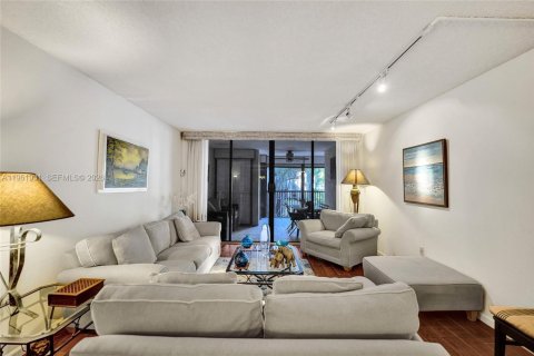 Condominio en alquiler en Hollywood, Florida, 2 dormitorios, 128.48 m2 № 2029610 - foto 17