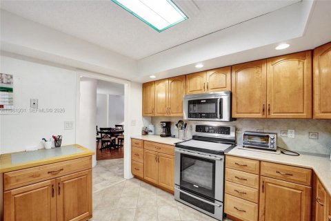 Condominio en alquiler en Hollywood, Florida, 2 dormitorios, 128.48 m2 № 2029610 - foto 12