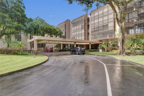 Condominio en alquiler en Hollywood, Florida, 2 dormitorios, 128.48 m2 № 2029610 - foto 2