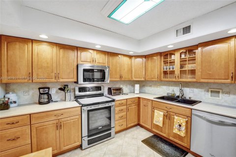 Condominio en alquiler en Hollywood, Florida, 2 dormitorios, 128.48 m2 № 2029610 - foto 10