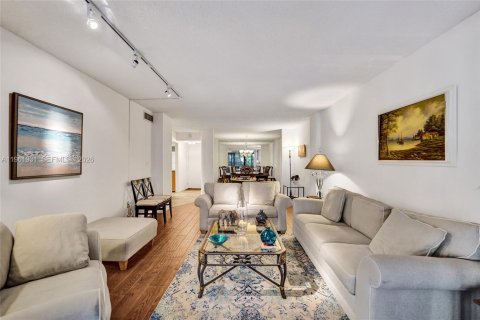 Condominio en alquiler en Hollywood, Florida, 2 dormitorios, 128.48 m2 № 2029610 - foto 19