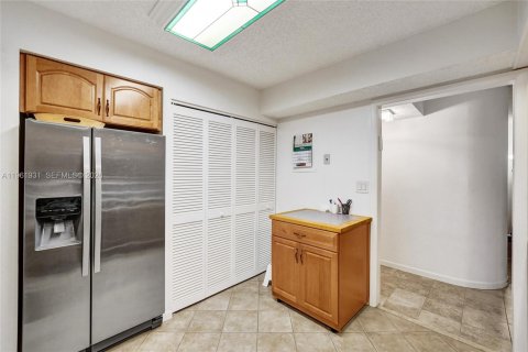 Condominio en alquiler en Hollywood, Florida, 2 dormitorios, 128.48 m2 № 2029610 - foto 13