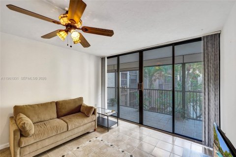 Condominio en alquiler en Hollywood, Florida, 2 dormitorios, 128.48 m2 № 2029610 - foto 24