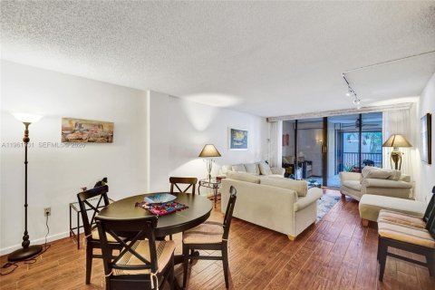 Condominio en alquiler en Hollywood, Florida, 2 dormitorios, 128.48 m2 № 2029610 - foto 15