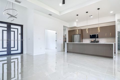 Villa ou maison à vendre à Cape Coral, Floride: 3 chambres, 148.64 m2 № 1864145 - photo 9