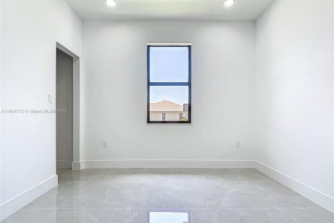 Villa ou maison à vendre à Cape Coral, Floride: 3 chambres, 148.64 m2 № 1864145 - photo 28