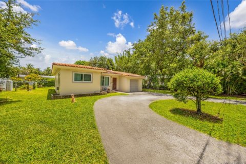 House in Biscayne Park, Florida 2 bedrooms, 127 sq.m. № 1781773 - photo 26