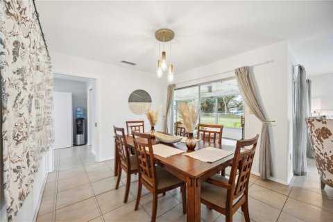 House in Sarasota, Florida 2 bedrooms, 147.99 sq.m. № 1553051 - photo 9