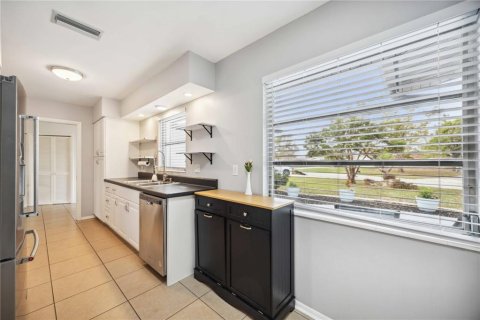 House in Sarasota, Florida 2 bedrooms, 147.99 sq.m. № 1553051 - photo 14
