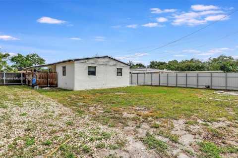 Casa en alquiler en Hollywood, Florida, 2 dormitorios, 92.9 m2 № 1951444 - foto 4