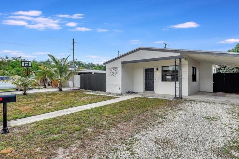 Casa en alquiler en Hollywood, Florida, 2 dormitorios, 92.9 m2 № 1951444 - foto 1