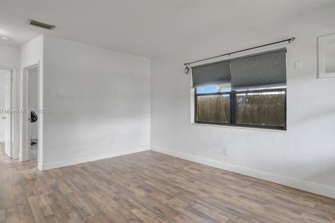 Casa en alquiler en Hollywood, Florida, 2 dormitorios, 92.9 m2 № 1951444 - foto 9