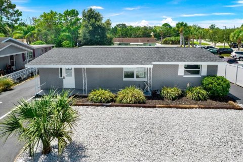 Commercial property in New Port Richey, Florida 166.48 sq.m. № 2308679 - photo 2