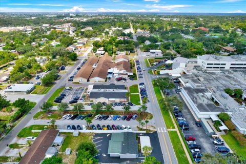 Commercial property in New Port Richey, Florida 166.48 sq.m. № 2308679 - photo 8