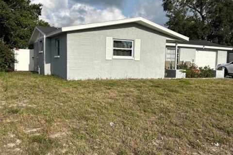 House in Holiday, Florida 2 bedrooms, 96.8 sq.m. № 1750293 - photo 2