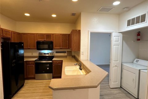 Adosado en alquiler en Orlando, Florida, 3 dormitorios, 135.36 m2 № 1915782 - foto 9