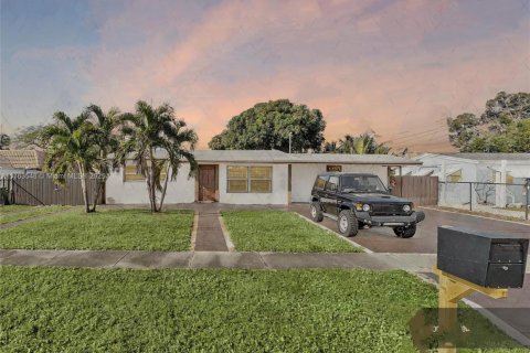 Villa ou maison à vendre à Plantation, Floride: 3 chambres, 190.91 m2 № 2054561 - photo 27