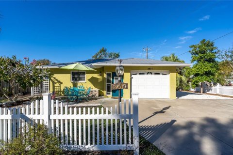 Villa ou maison à louer à Sarasota, Floride: 3 chambres, 153.38 m2 № 1853938 - photo 1