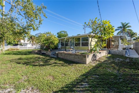 Villa ou maison à louer à Sarasota, Floride: 3 chambres, 153.38 m2 № 1853938 - photo 15