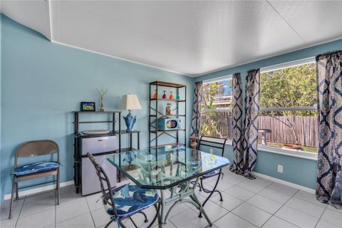 Villa ou maison à louer à Sarasota, Floride: 3 chambres, 153.38 m2 № 1853938 - photo 4