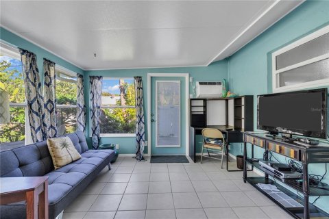 Villa ou maison à louer à Sarasota, Floride: 3 chambres, 153.38 m2 № 1853938 - photo 5