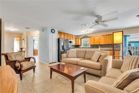 Villa ou maison à louer à Sarasota, Floride: 3 chambres, 153.38 m2 № 1853938 - photo 22